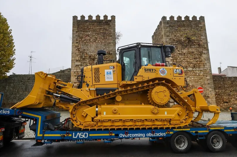 Município de Miranda do Douro reforça meios operacionais com nova máquina de rastos