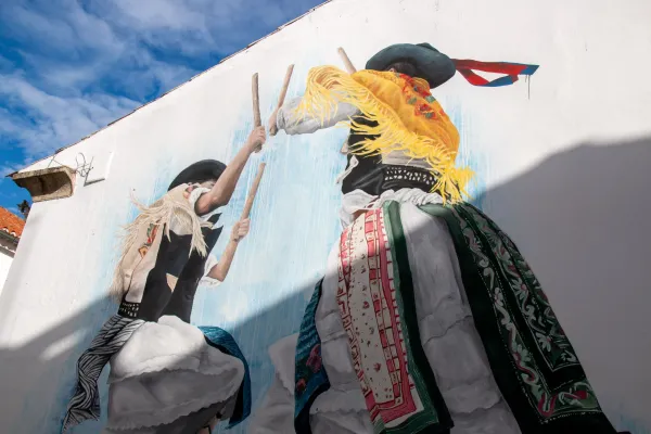 Fachada Pauliteiros de Miranda