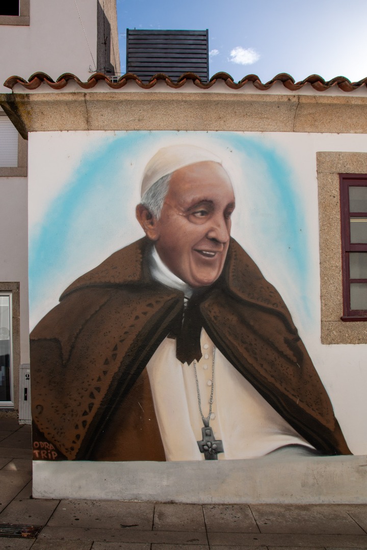 Fachada Papa Francisco